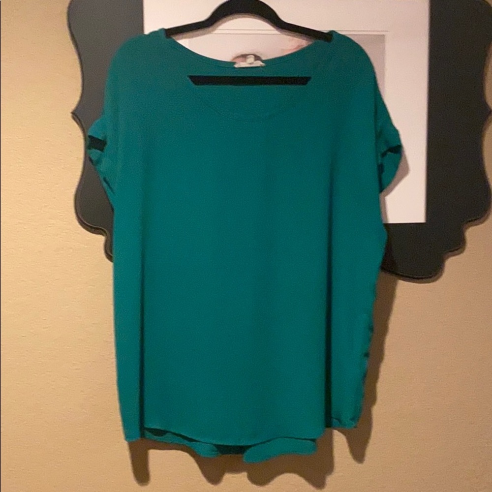 Green blouse GUC Size: Large